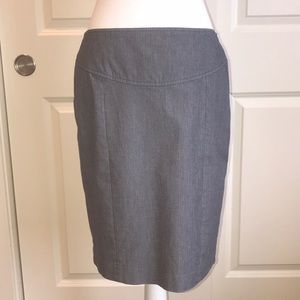 ⭐️ 3 for $25. Banana Republic skirt